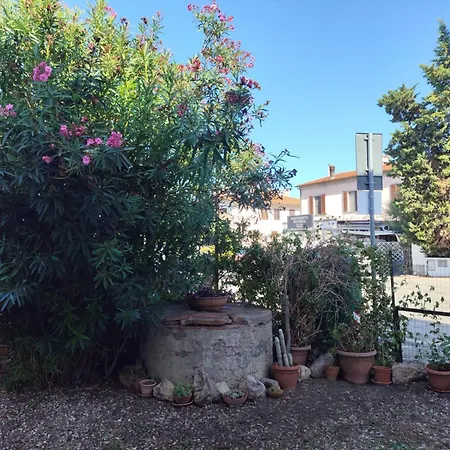 Casa *
